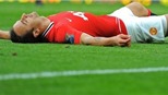 HLV Ferguson chỉ trích pha "tham ăn" của Berbatov